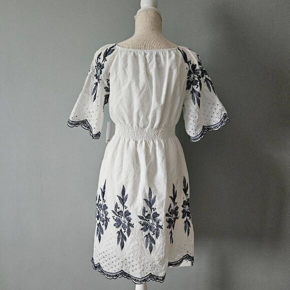 Kindred Embroidered Cotton Sundress Size Small in White - Picture 2 of 8